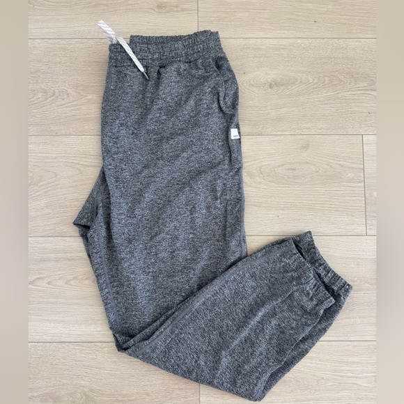 Vuori Boyfriend Jogger - Picture 2 of 4